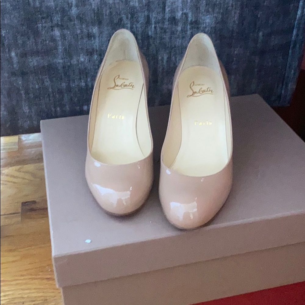 BNWB Christian Louboutin Simple pumps NUDE